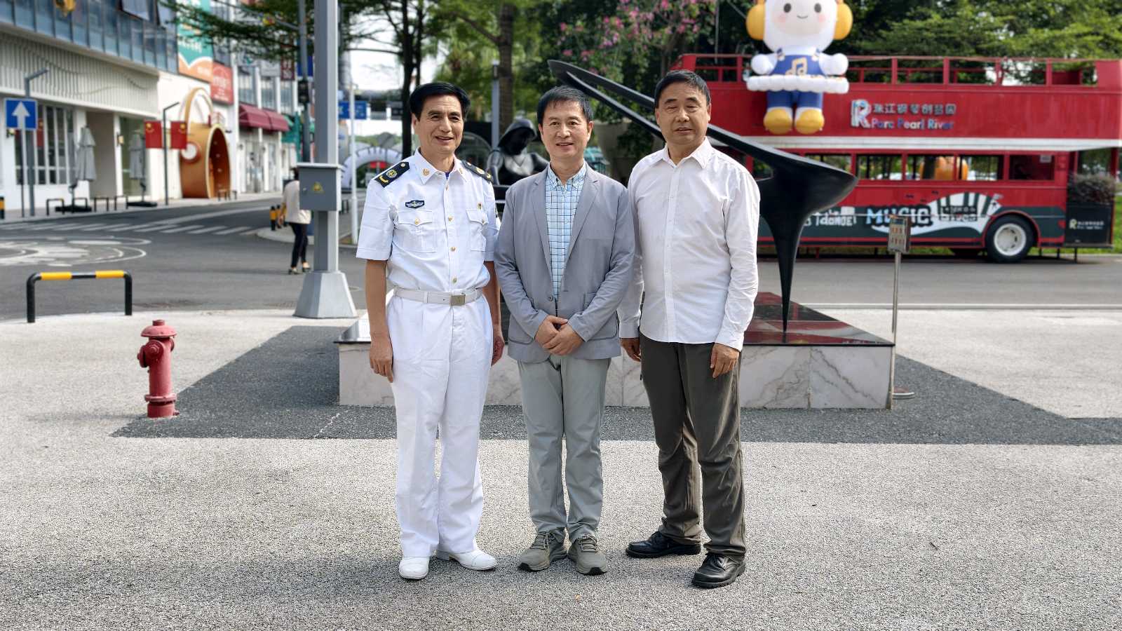 名家传艺，声润军魂｜李双江弟子孙维良一行到访珠江钢琴创梦园，与广州退役军人海剑艺术团开展声乐交流活动