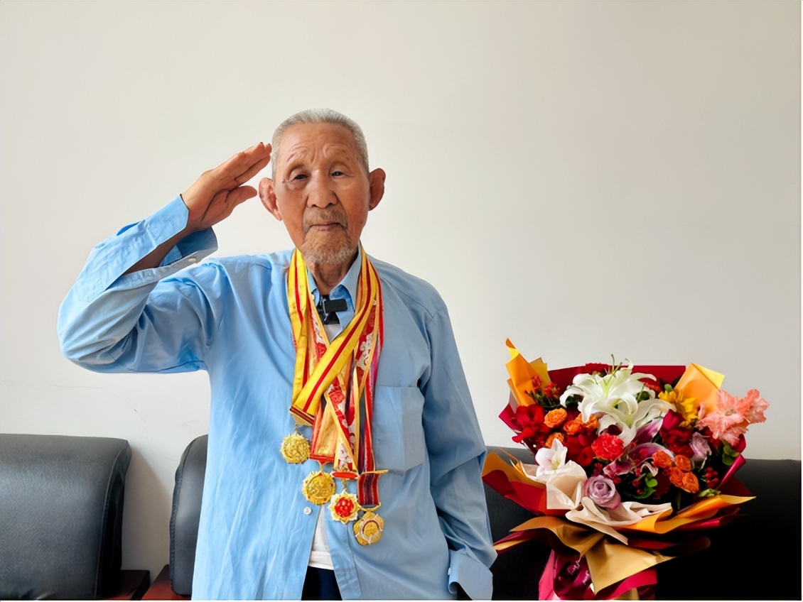 战火铸忠魂——记苗山兰子村百岁铁血老兵吕济堂 // 魏佑湖