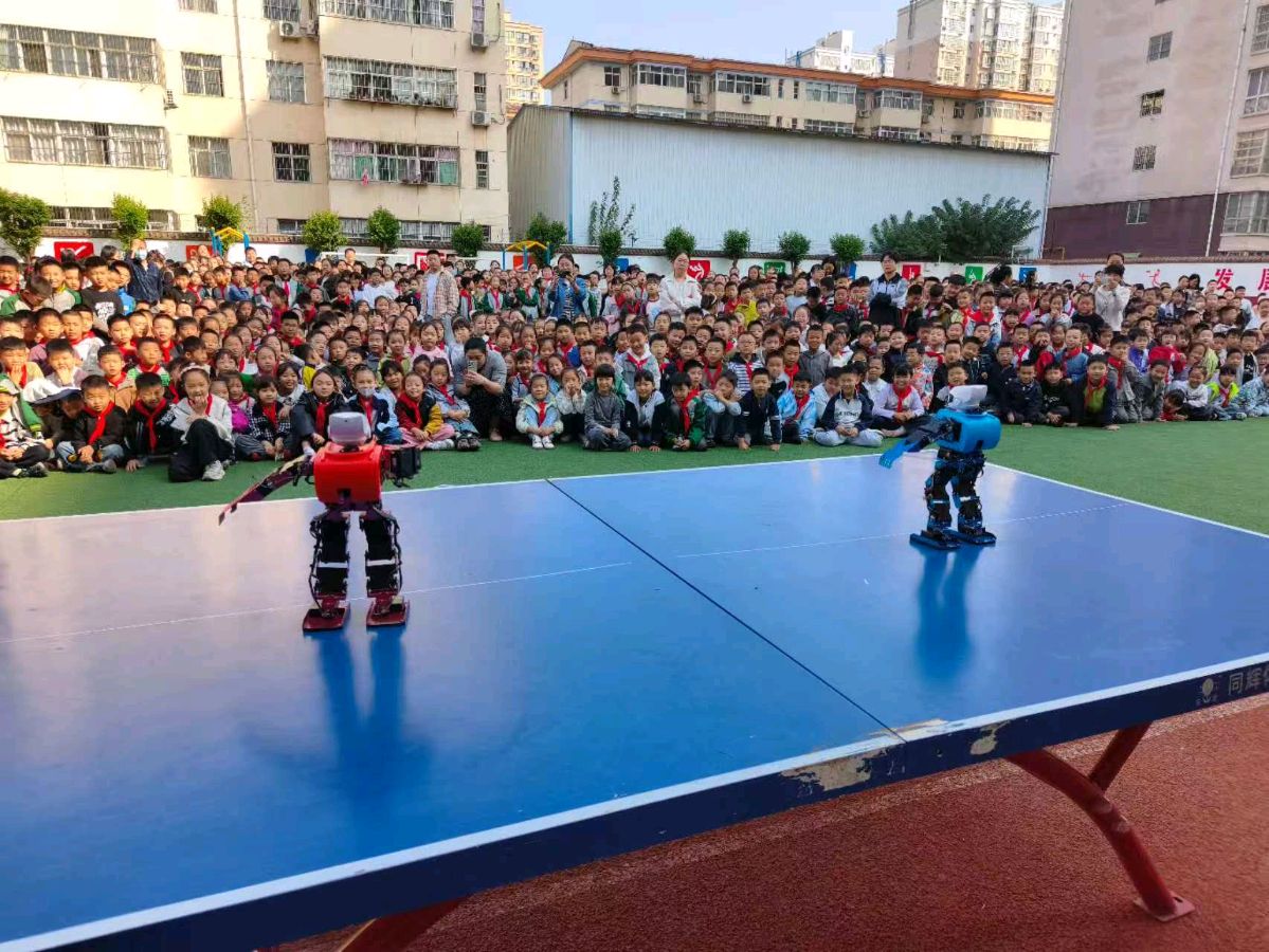 科普大篷车进校园 趣味科学点亮少年科技梦(图2)