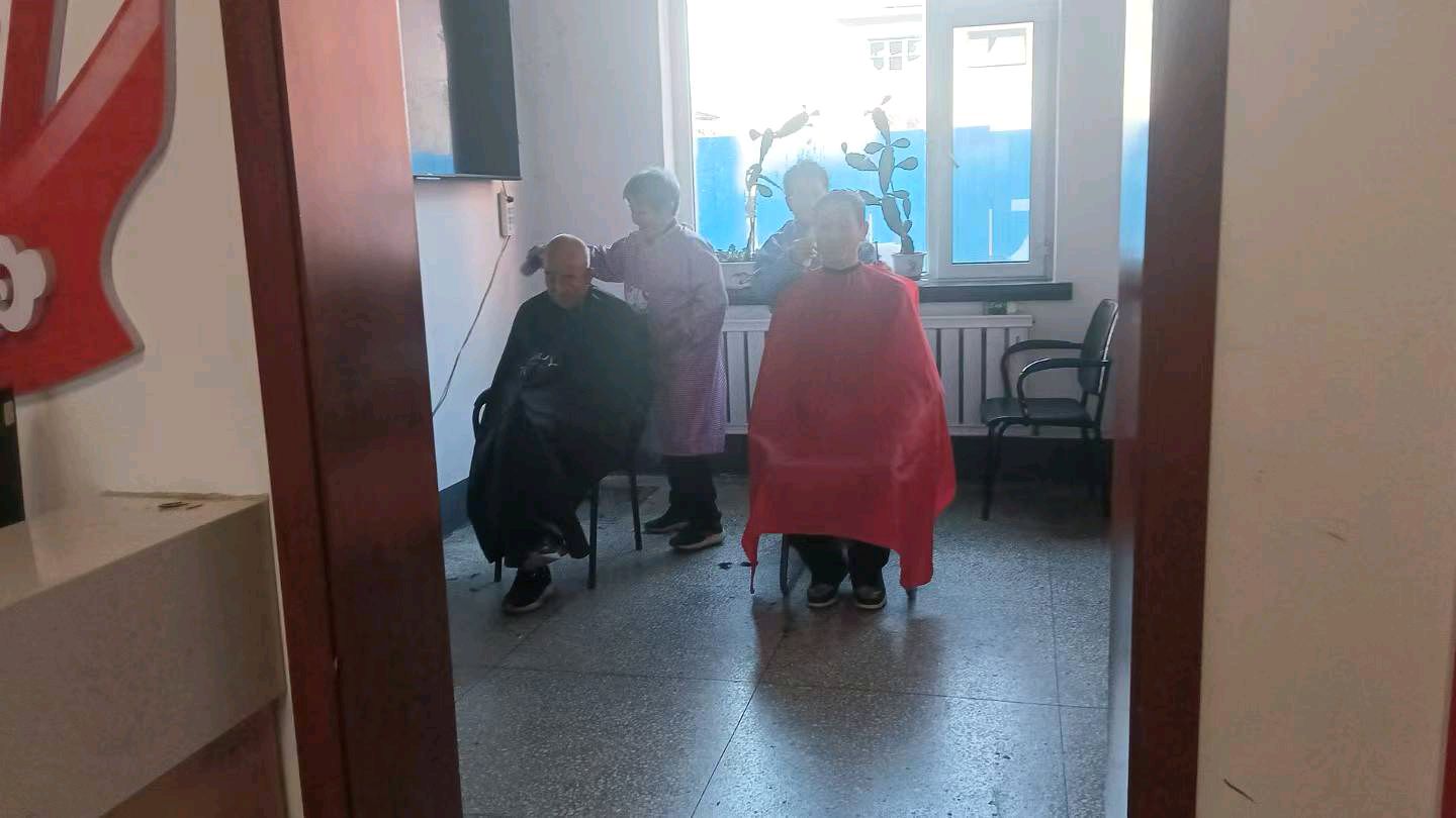 便民服务到社区 常态服务暖百姓