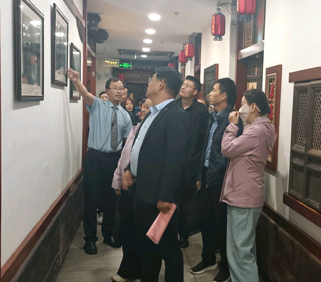 食安聊城|沉浸式体验查食安 零距离感受守底线—— 我市开展2026年食品安全宣传周“一日食安员”沉浸式体验暨食品实验室开放日活动(图5)