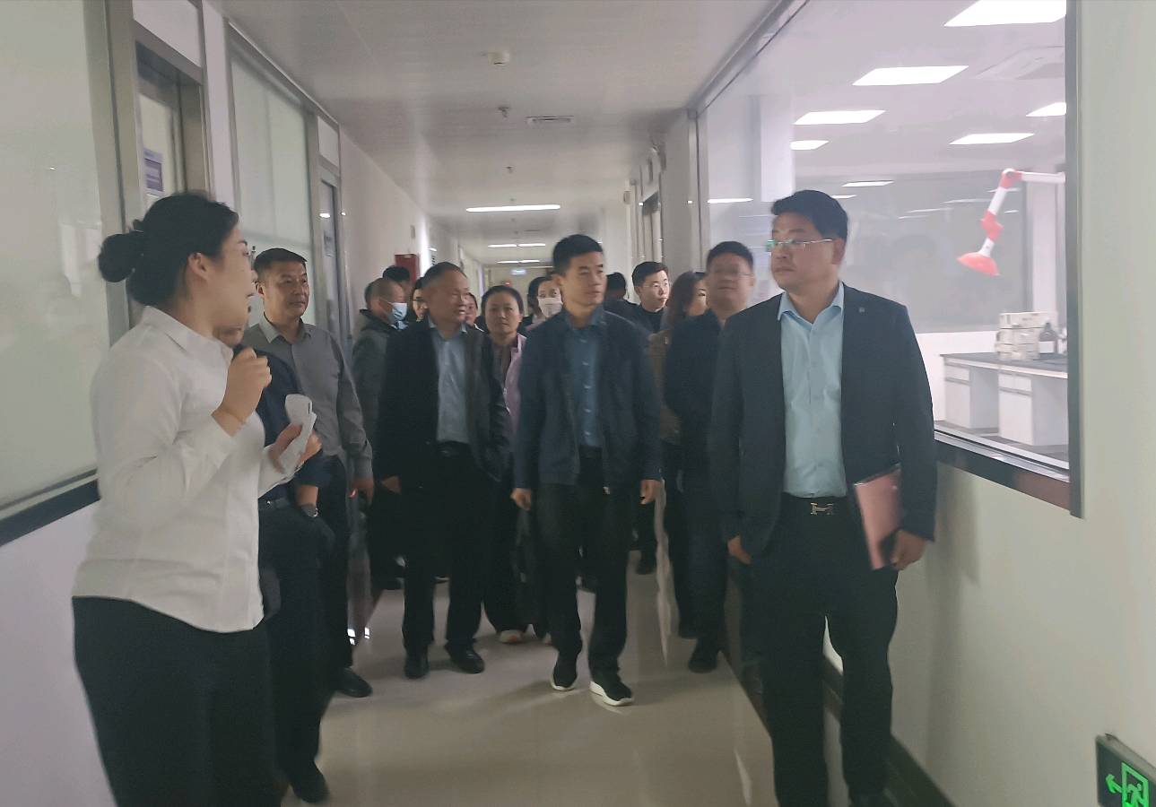 食安聊城|沉浸式体验查食安 零距离感受守底线—— 我市开展2026年食品安全宣传周“一日食安员”沉浸式体验暨食品实验室开放日活动(图11)