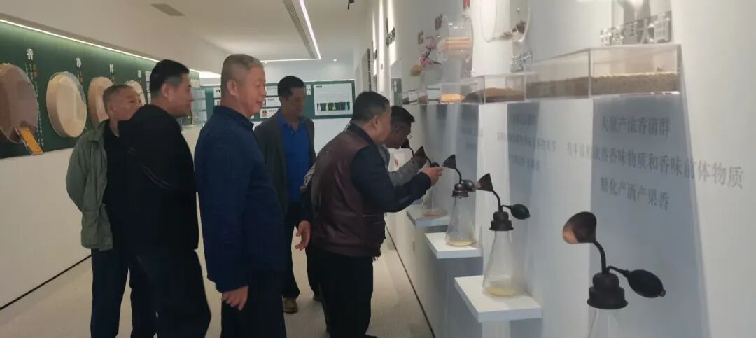 鼎阅荟作品展092:寻根泉源 品味泉香——老友相约,走进趵突泉酒业.泉香酒庄(图11)