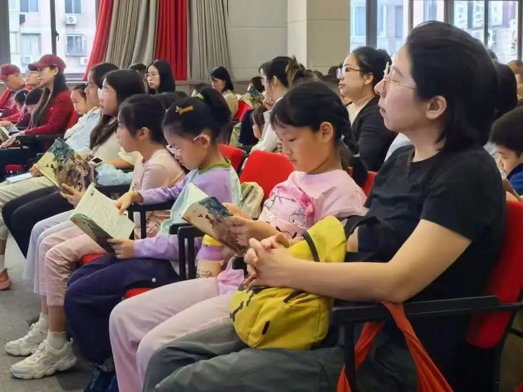作家赵丽宏童话新作《寻找害怕》上海系列阅读活动温情启幕(图2)