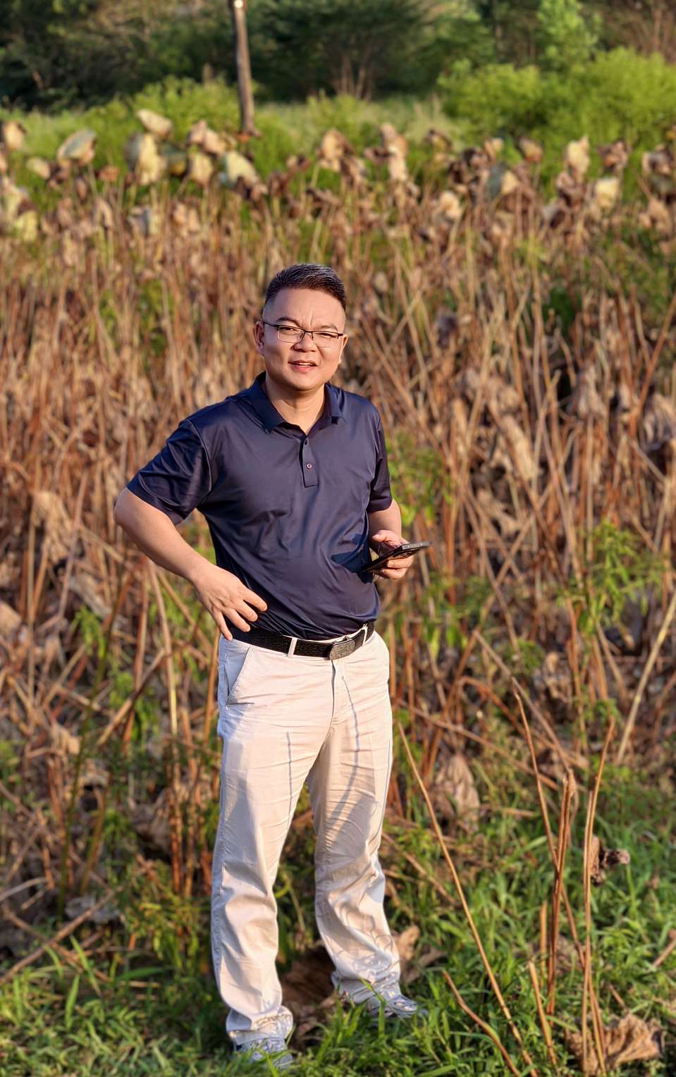 新圩镇领导率众挖藕（图11）