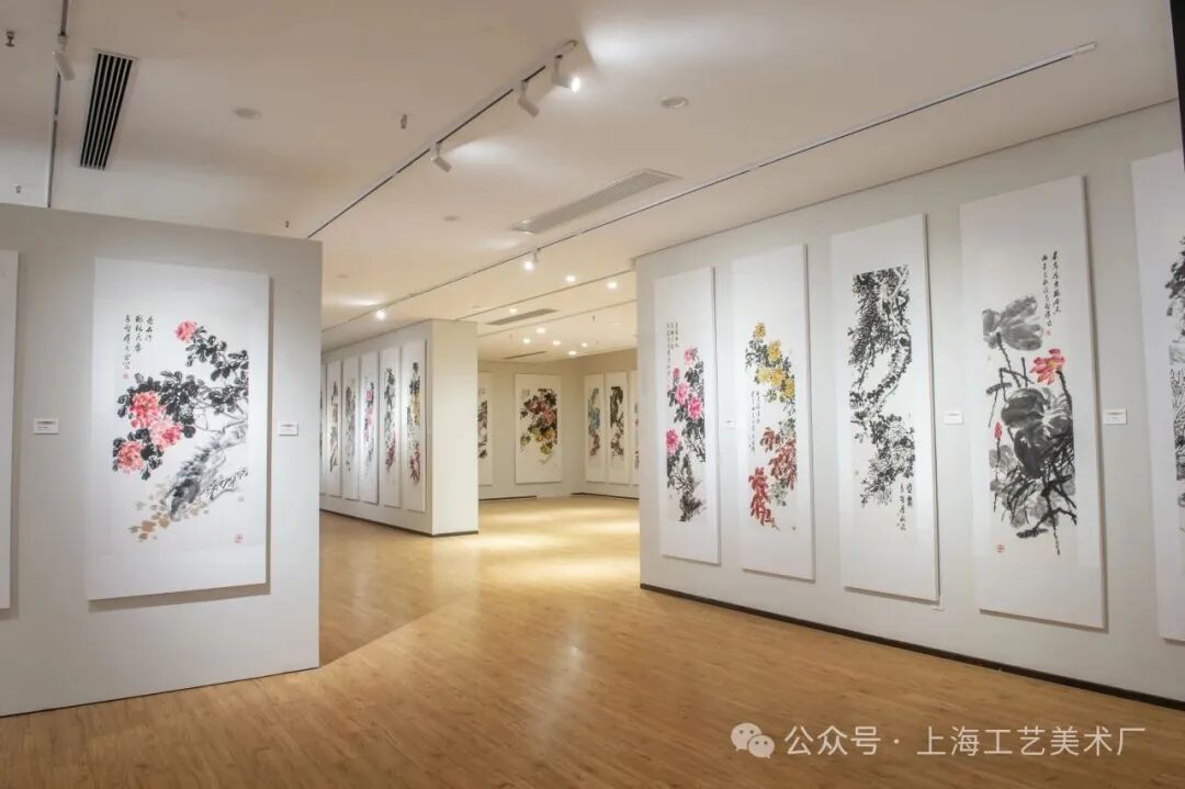 半生稽古,半生花开——《花自在—高智群画展》感言(图9)