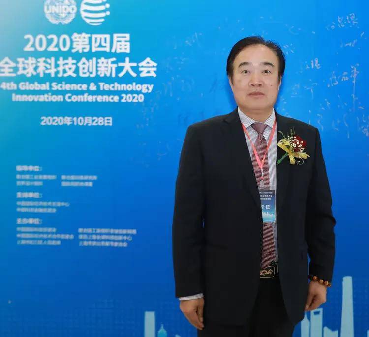 共和国十佳杰出艺术人物——蒋右军(图2)