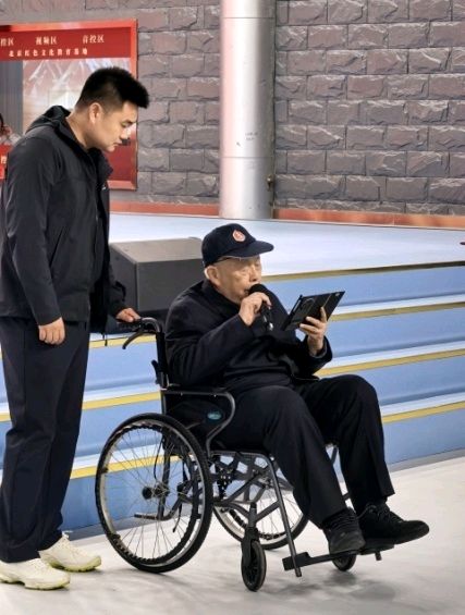 纪念红军长征胜利90周年书画作品展在京开幕(图7)