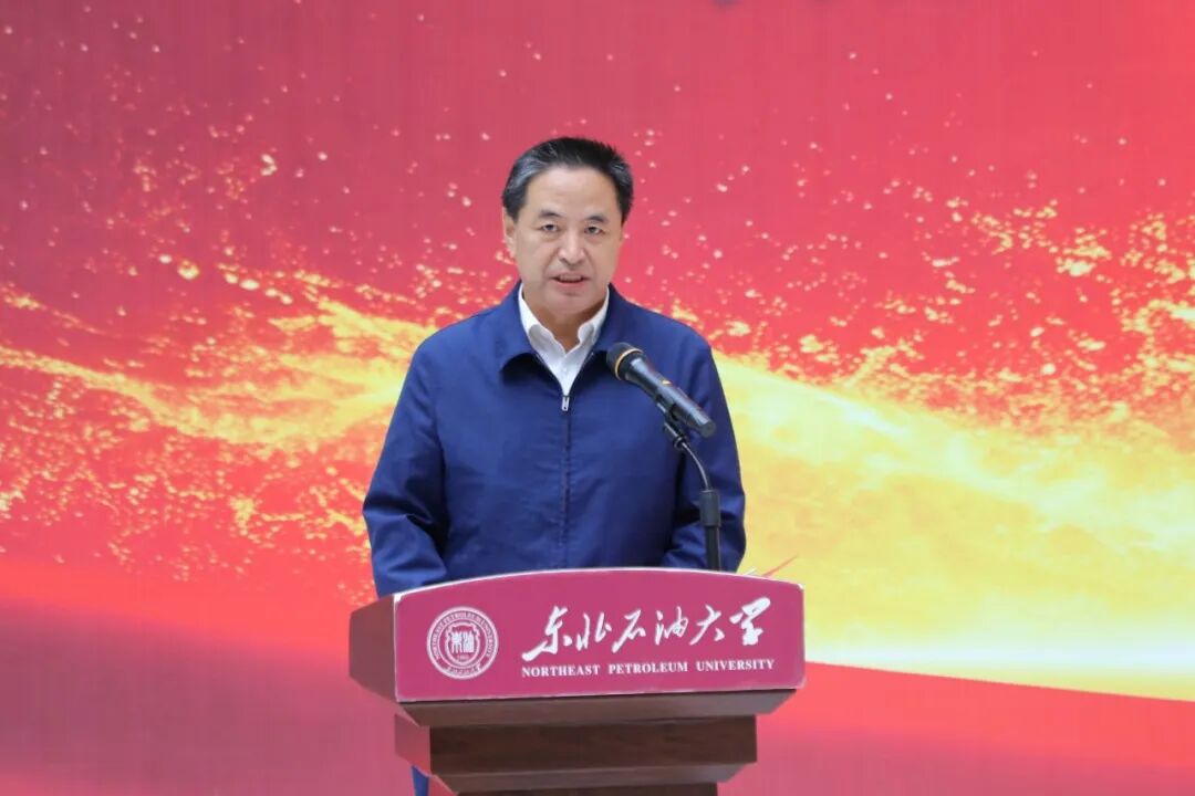 全国首个石油文学版本馆落户东油——中国石油文学版本馆建成投用大会召开(图6)