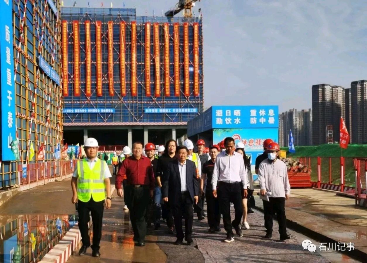 一片玻璃,一座祖庭,一颗赤子心——曹德旺重修黄檗祖庭的文化担当 纪实散文 陈学林 (轮椅作家)(图15)