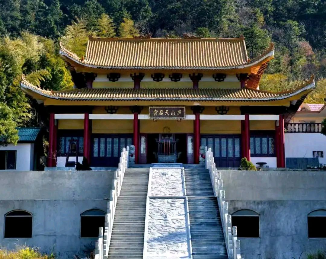 一片玻璃,一座祖庭,一颗赤子心——曹德旺重修黄檗祖庭的文化担当 纪实散文 陈学林 (轮椅作家)(图10)