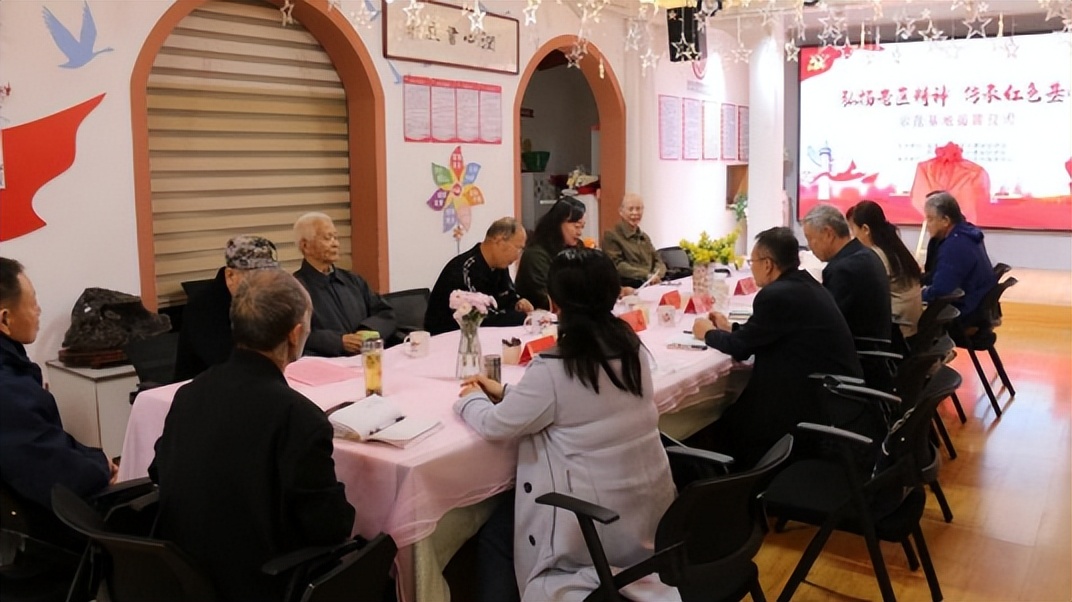 传承红色基因 书香浸润初心 // 石广东