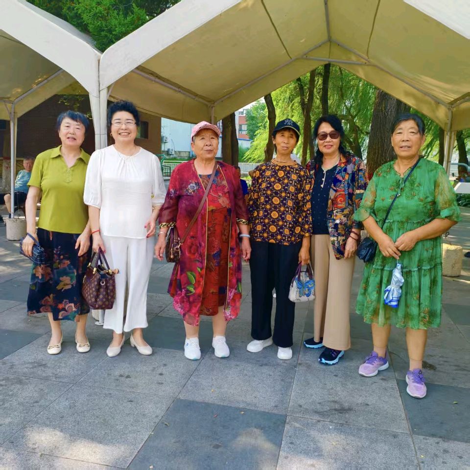请欣赏合诵《半世重聚,同窗情深》作者于德宽/主播梅子 英利 大海 祥云 治新 渺邈/编辑【中国长江文学社】有 声文学平台【第20381期】(图6)