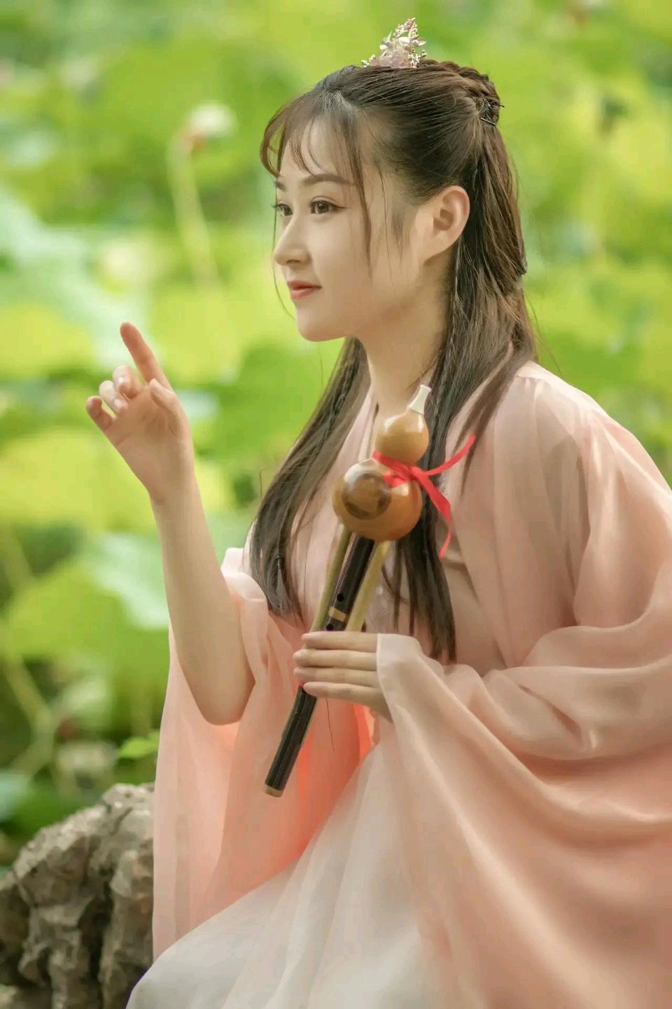 李静(辽宁丹东)五绝.深秋(新韵)等诗词七首(图2)