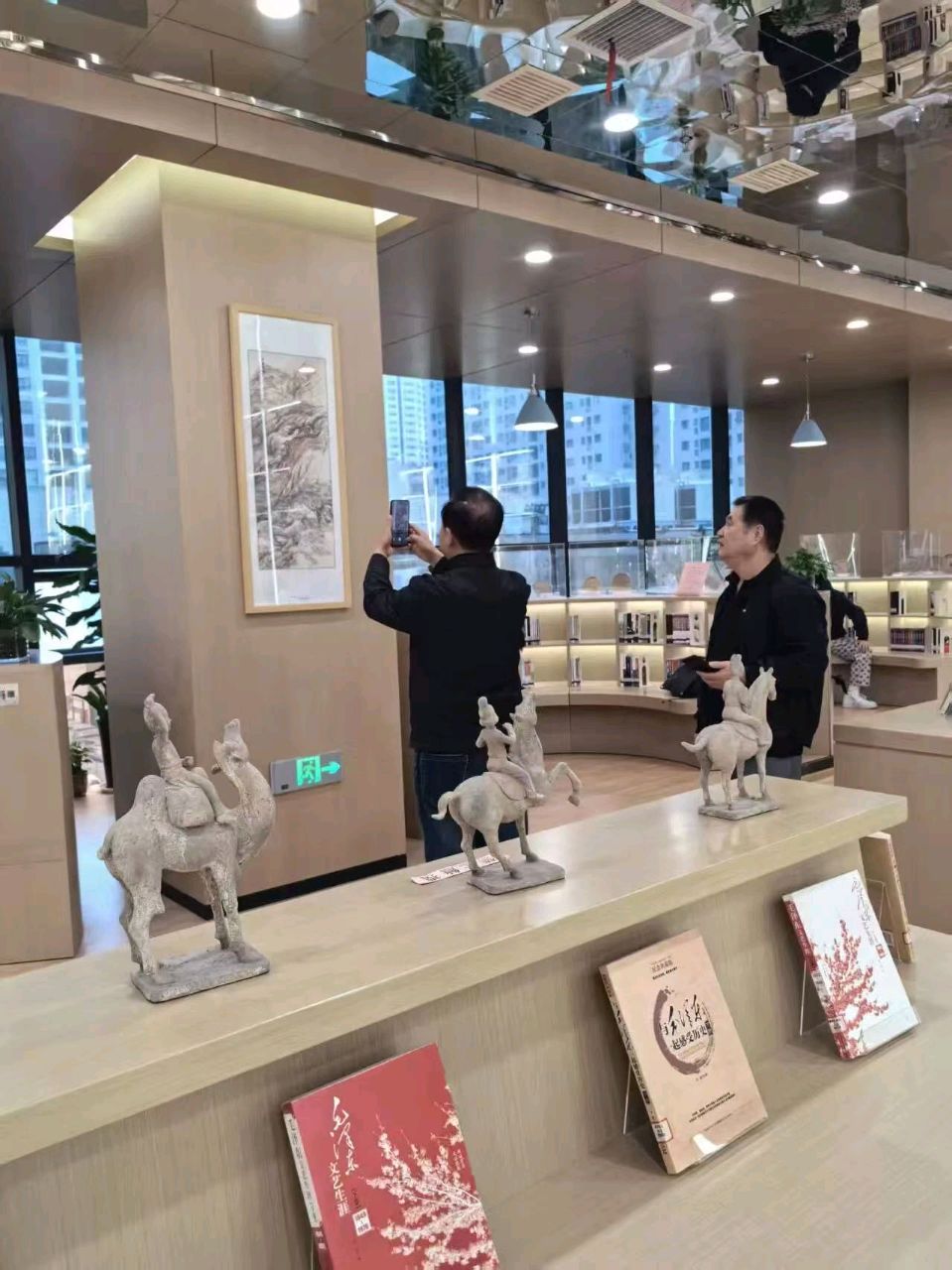 王浩若：观天地以落笔，守本心而从文——文渊楼访艺记