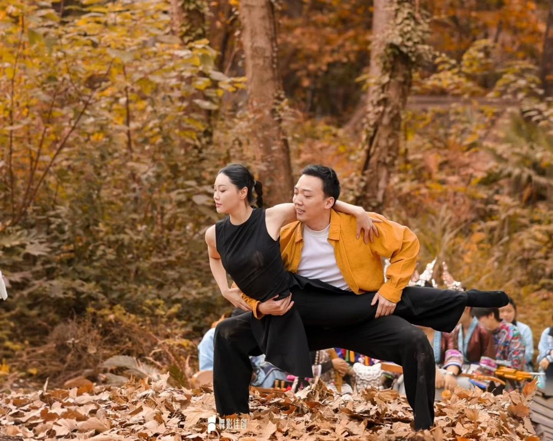 梧桐叶落时,舞蹈没有围墙||郭 军(图4)
