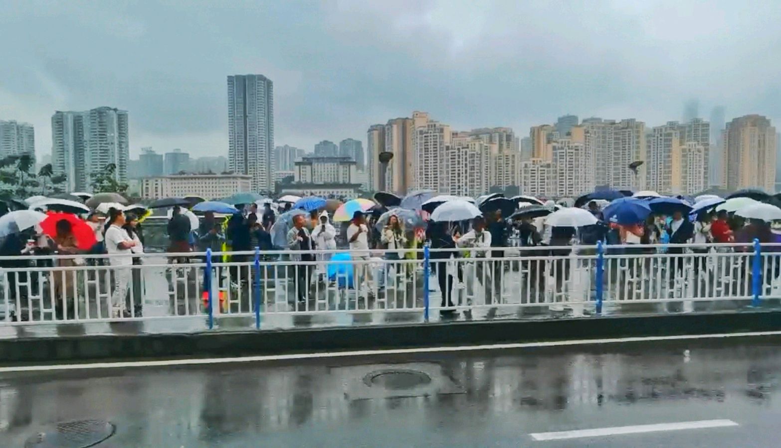 「散文」深秋雨后的两路口