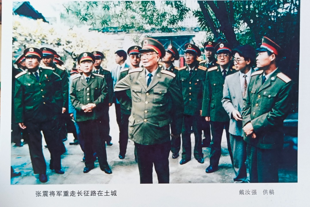 海外头条:赤水流红韵,笔墨铸军魂——评戴汝强朗诵散文诗《赤水回响》作者:富有(图7)