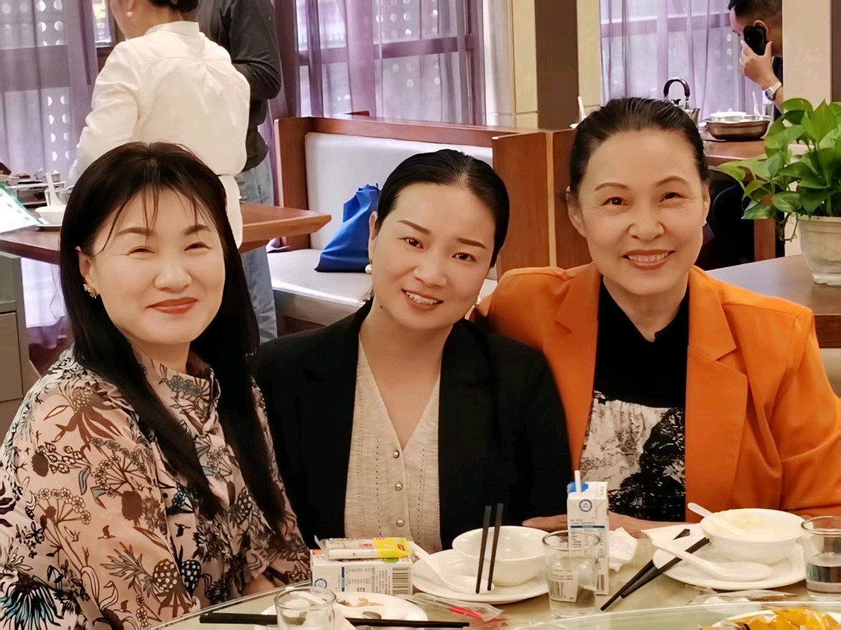 图视何晓波/文金色中国：《蔡秋容自费为武穴市巾帼志愿服务队百名银发志愿者共庆集体生辰》（图4）
