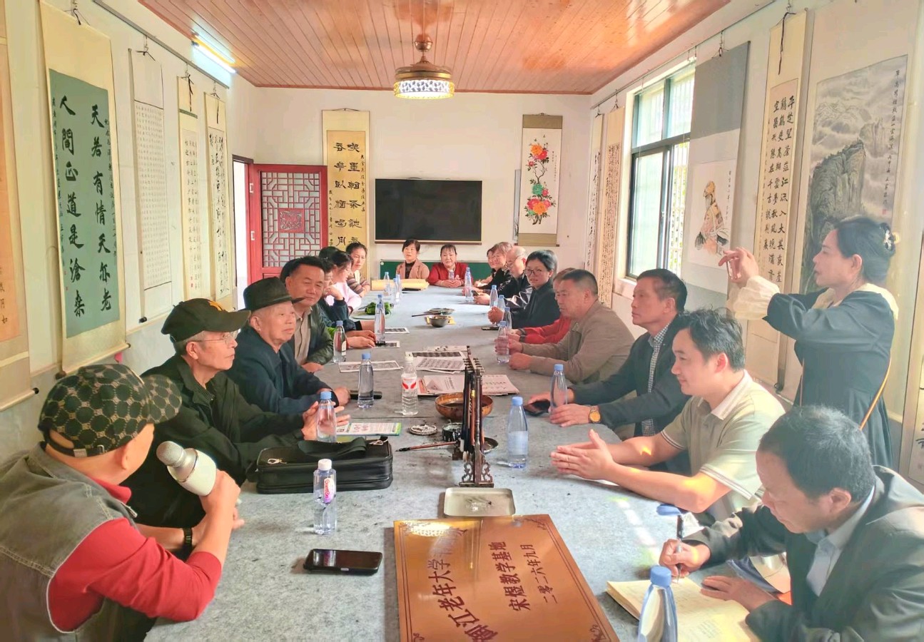 田树兵图/金色中国文：【墨香筑阵地  银发绘华章——武穴市御江老年大学书画班宋煜教学基地成功挂牌】