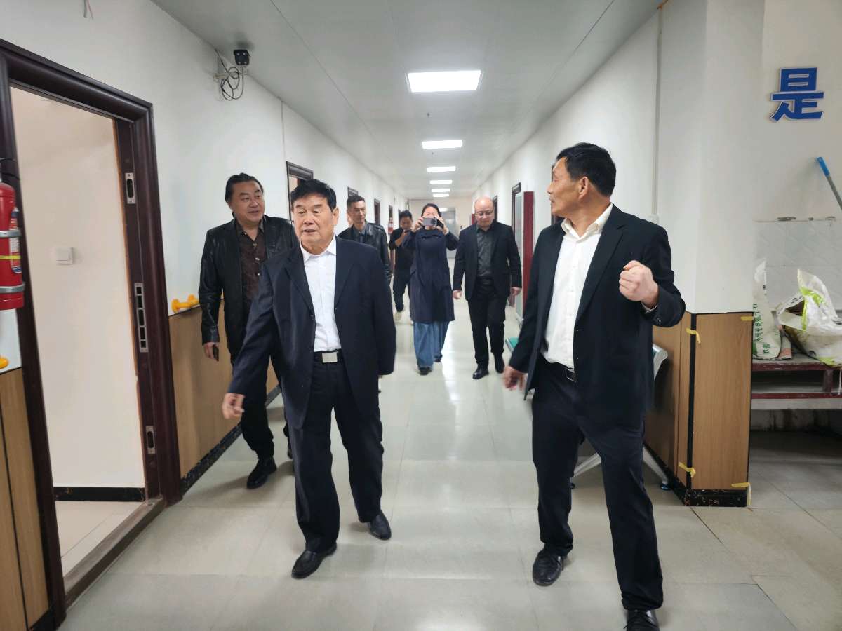 情暖金秋 爱满夕阳——新蔡县关工委联合青年志愿者协会走进均康养老院开展暖心慰问活动（图8）