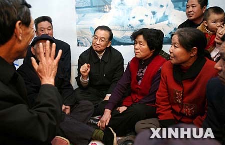 【名人专栏-时代面孔】《犁耕黑土写初心 笔墨赤诚暖人间》——农民作家富有半耕半读、扎根乡土的坚守与担当|阳光柔剑组稿 附“富有”致谢信【海外华英】(图9)