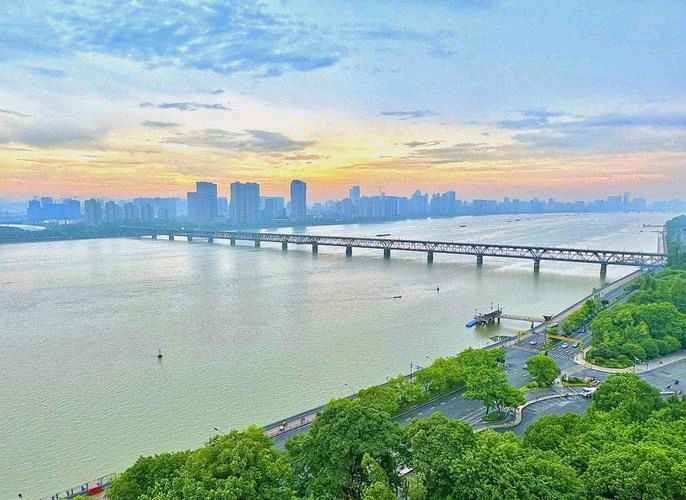 【北京头条】曹赟诗歌专辑265期（图5）