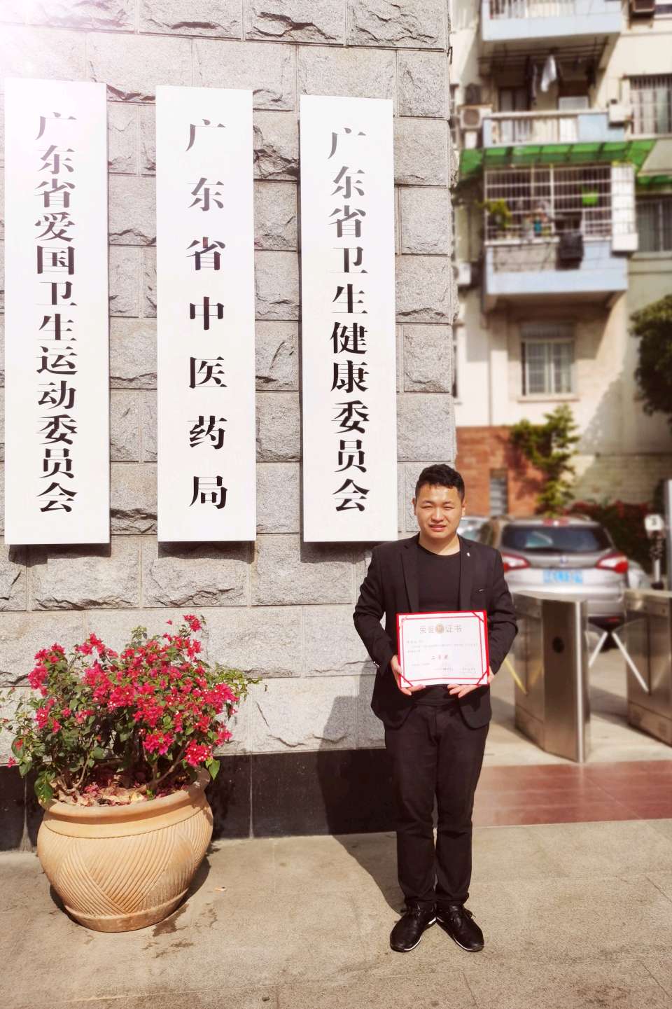 以镜头记录医者微光
