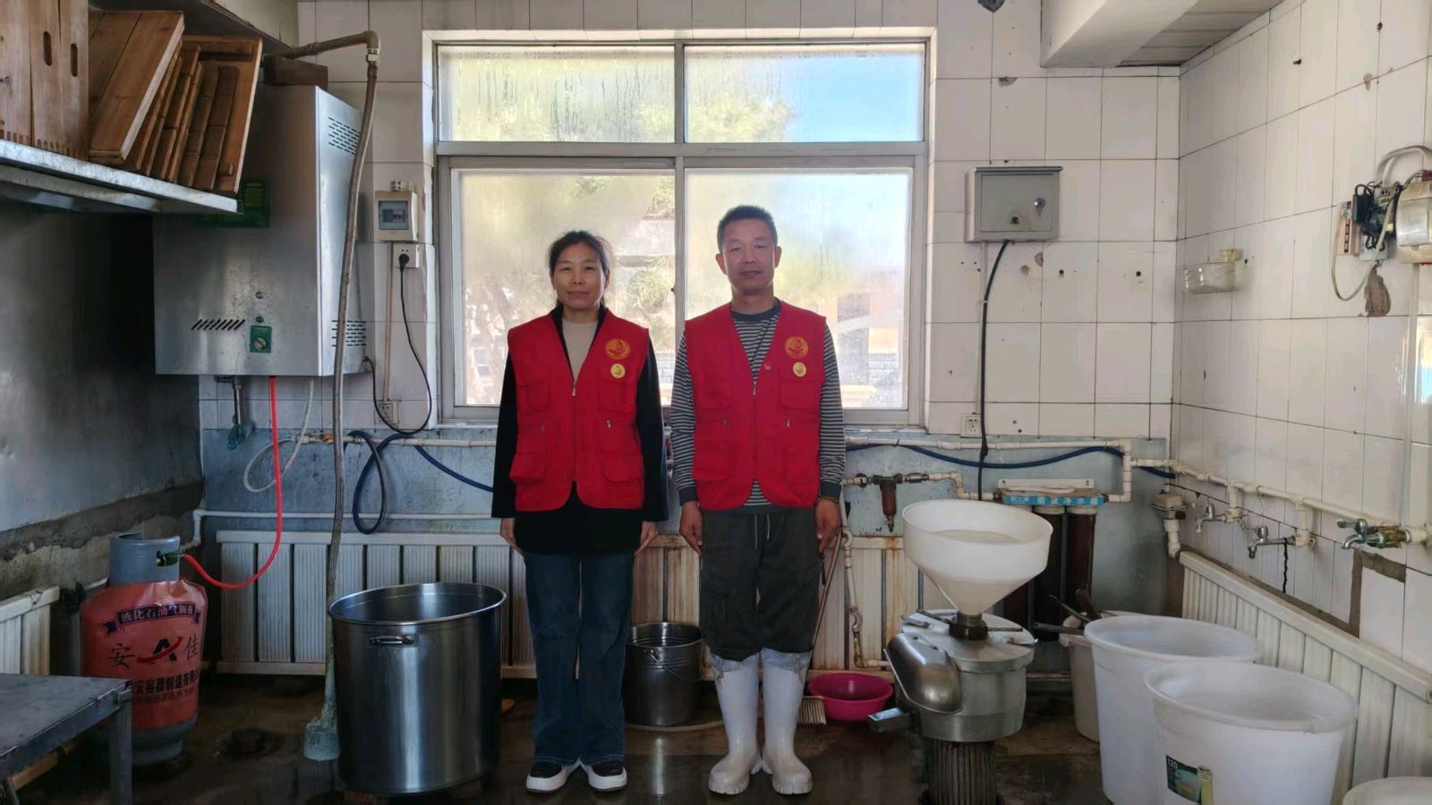 志愿磨豆浆 温情暖夕阳（图2）