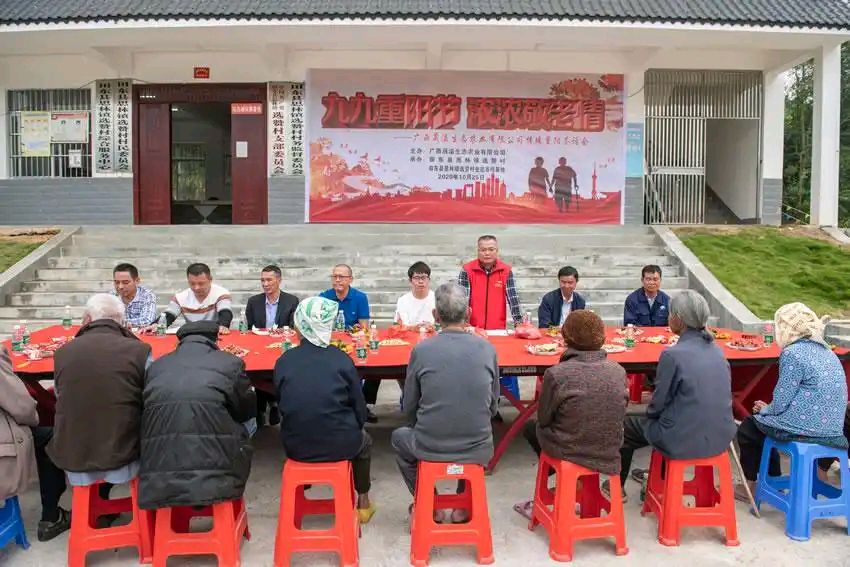 请欣赏《孝风漫过张家湾》作者/何新明/主播 春凤/编辑 英利【中国长江文学社】有声文学平台【第20398期】（图2）
