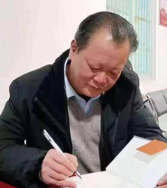 《海天诗画》名家精品〔越调·凭阑人〕还是那棵千年古樟 词‖许碧霞（江西）（图7）