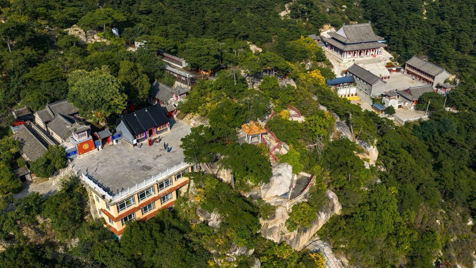 北京头条《青波访谈》之走进医巫闾山之九-作者：青波-编辑：李诗音-央华网-人民网-环球同步（图4）