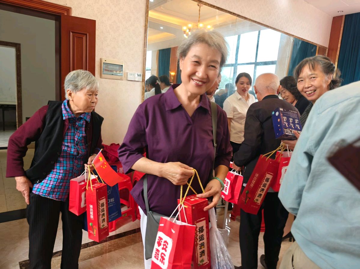金色中国《重阳敬老 情满御江》（图9）