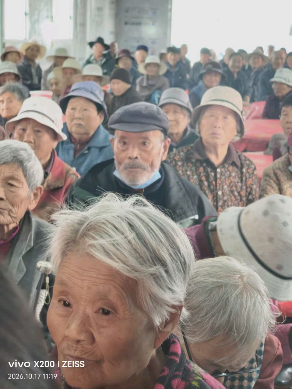爱在重阳节 善举暖桑榆一一沂蒙女雷锋爱心志愿服务团重阳敬老公益活动纪实 文/韩广华（图11）