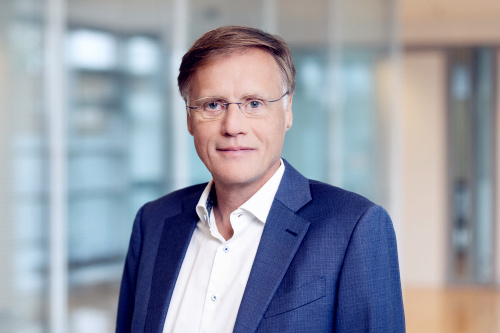 配图1:英飞凌科技首席执行官Jochen Hanebeck 配图1:英飞凌科技首席执行官Jochen Hanebeck