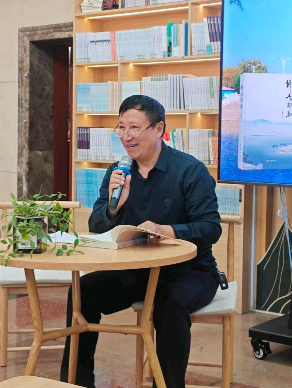 用脚步丈量故土 以文字留住乡愁——郏县作协第46期读书会共读《行走郏县》(图5)