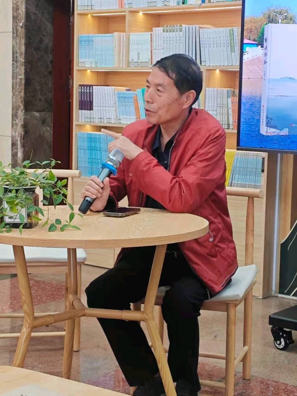 用脚步丈量故土 以文字留住乡愁——郏县作协第46期读书会共读《行走郏县》(图7)