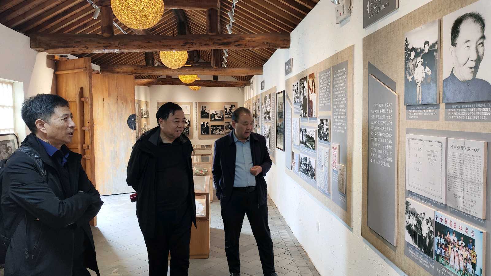 河南省名人文化研究会会长骆玉安一行莅郏调研祁建华文化（图2）