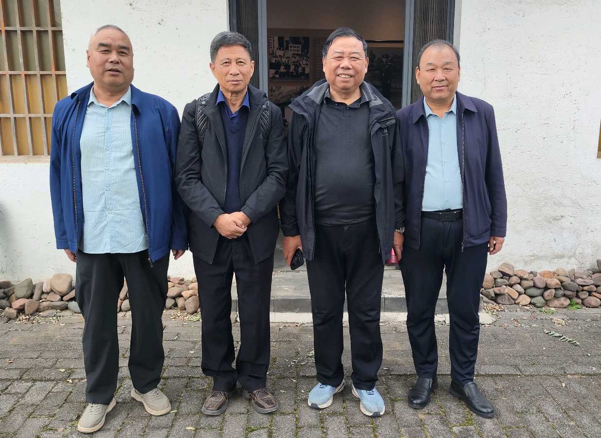 河南省名人文化研究会会长骆玉安一行莅郏调研祁建华文化(图7)
