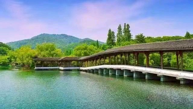 北京头条：汪志成《栖凫之湖》朗诵：琪琪~东方《品语亭》诗社总社（图2）