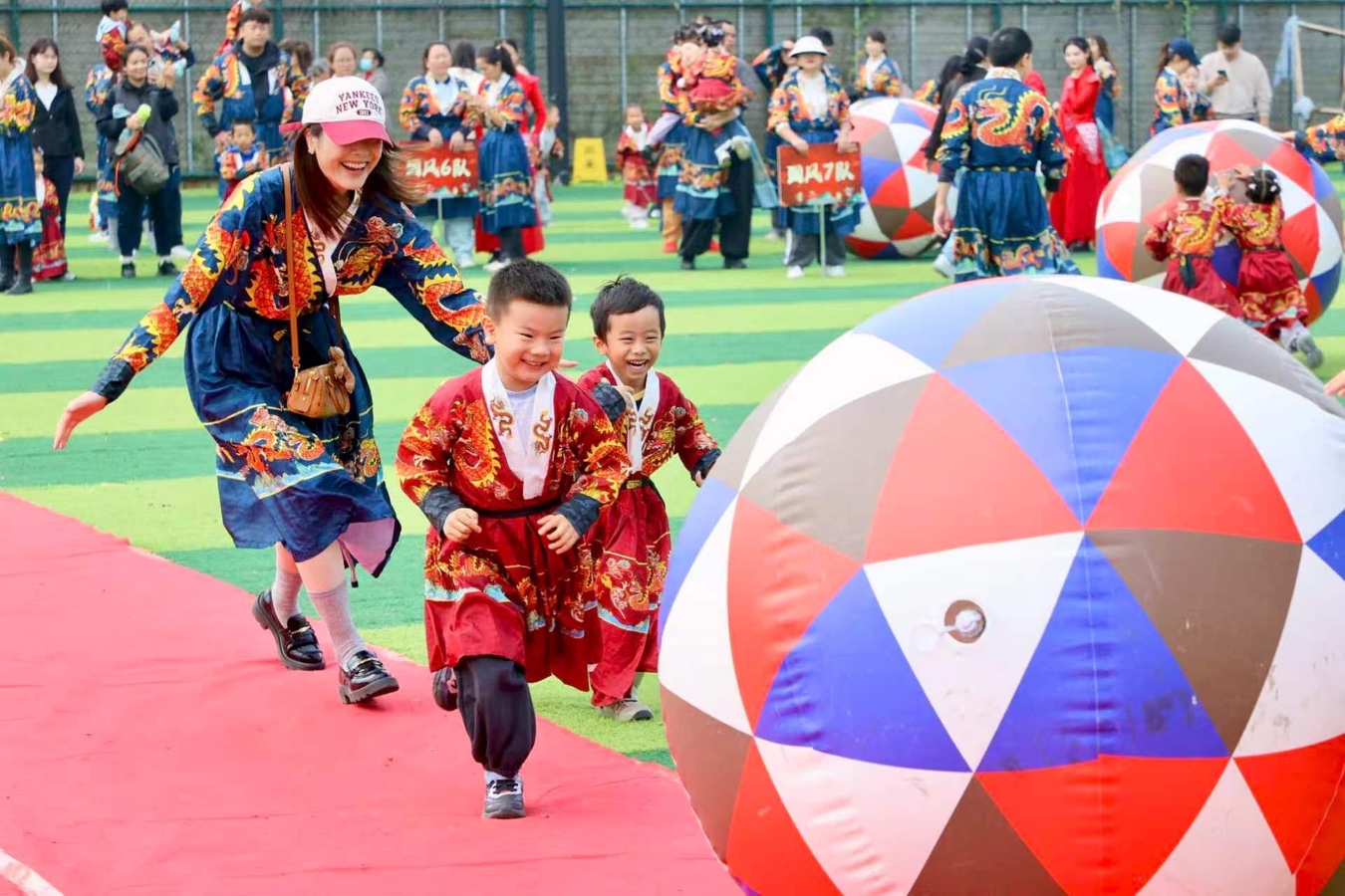 武汉泰思颐和家园幼儿园“明礼承华 童运振风”秋季亲子运动会正式启幕（图7）