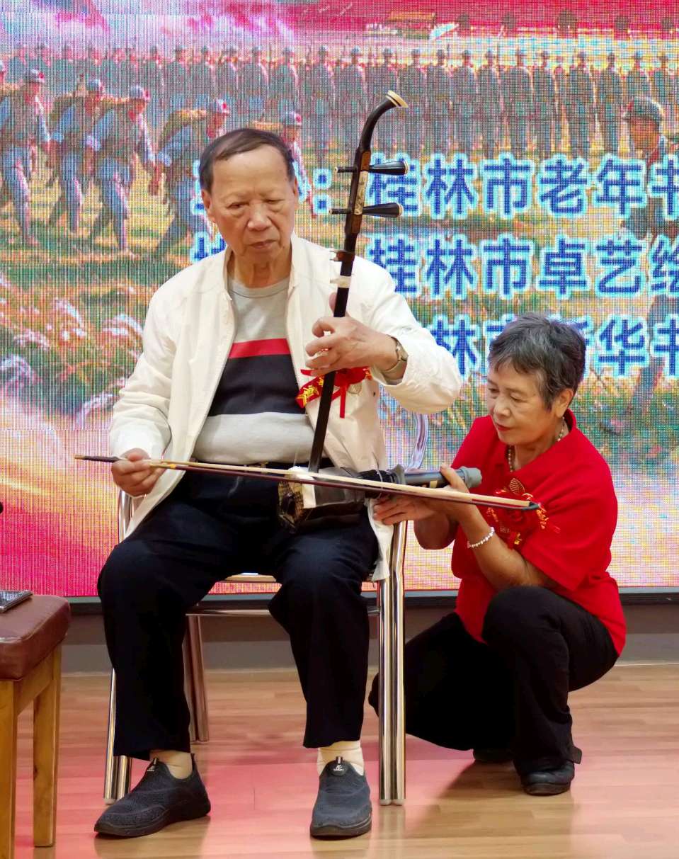江山换彩苍穹灿-岁月存辉浩气芳∥桂林市纪念中国工农红军长征胜利90周年大型老少诗书画篆艺术展∥长征颂歌∥桂林北京头版头条(图153)
