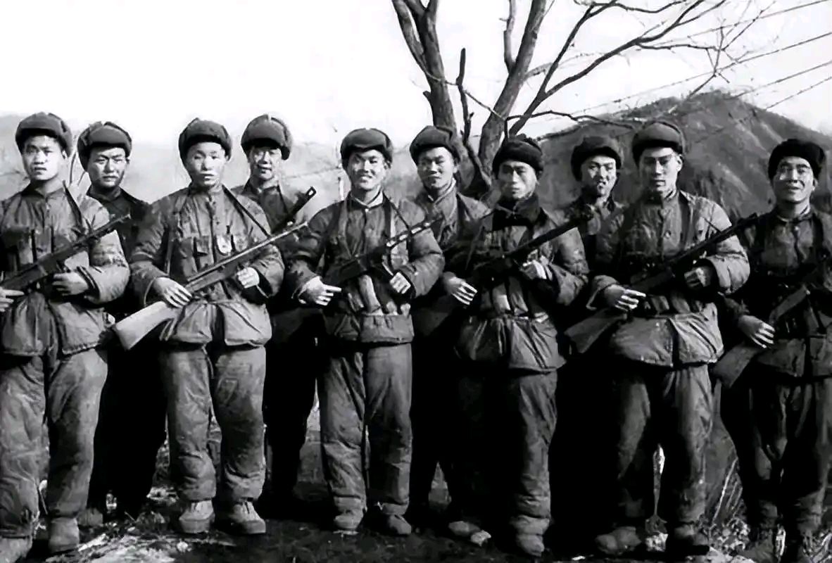 《中华好诗词》隆重推出(内蒙古)著名诗人赵万志先生《古风.八一建军节抒怀》外六首敬请雅鉴(图8)