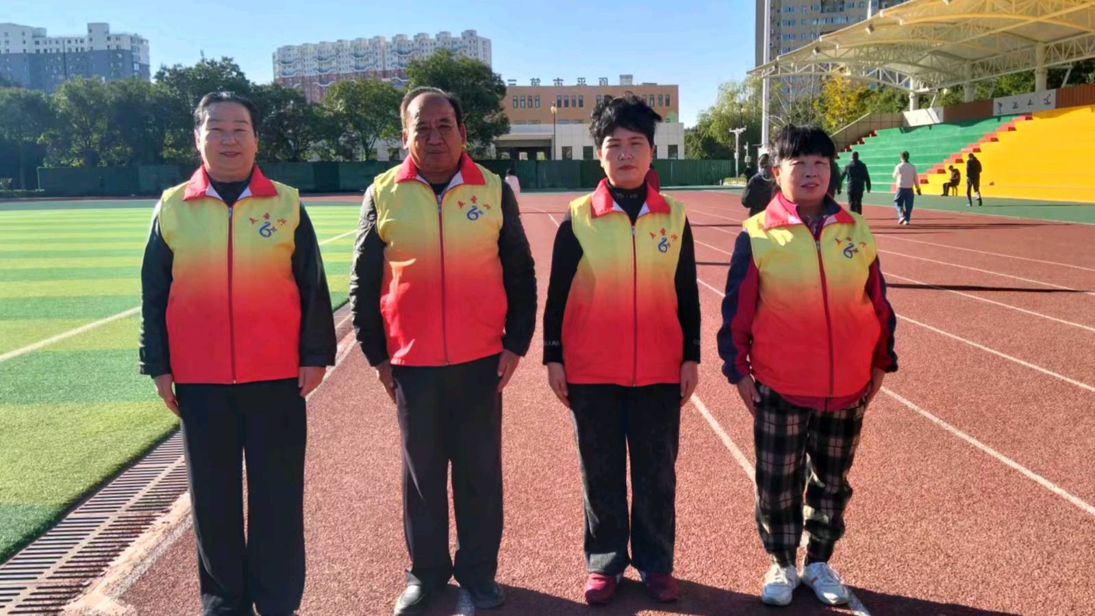 志愿分享进广场 市场新知惠民生