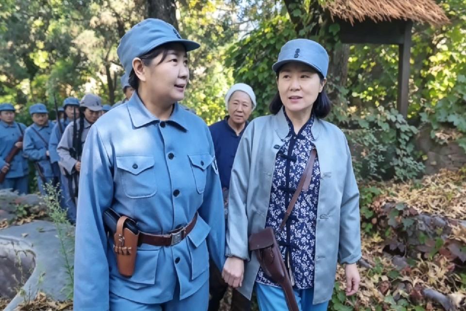 【中国作家联盟】古稀之年，英姿焕发 作者：雷靂